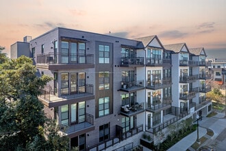 212 Melba in Dallas, TX - Building Photo - Building Photo