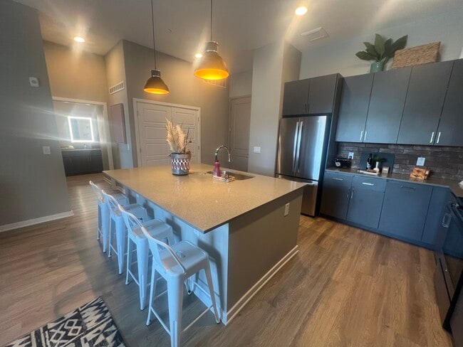 433 S 7th Ave, Unit 268