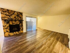 13956 Vanowen St in Van Nuys, CA - Building Photo
