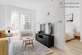 150 Lawrence St in Brooklyn, NY - Foto de edificio - Building Photo