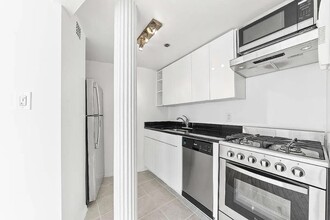 67 E 11th St in New York, NY - Building Photo - Building Photo