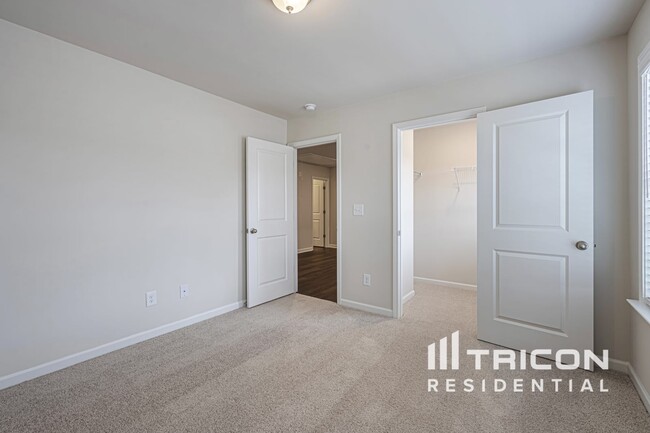 221 Margrave Dr in Holly Springs, GA - Building Photo - Building Photo