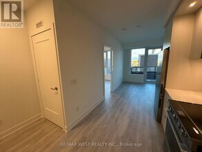 60 Central Park Roadway in Toronto, ON - Building Photo - Building Photo