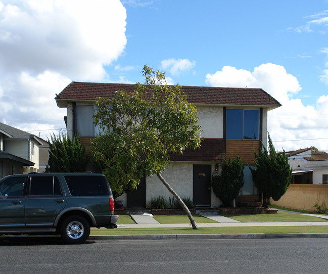 10792-10798 Walnut St in Los Alamitos, CA - Building Photo - Building Photo