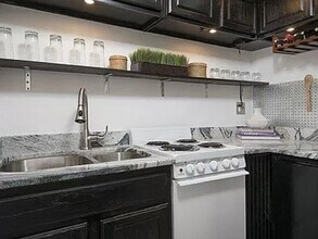 200 W Menomonee St in Chicago, IL - Building Photo - Building Photo