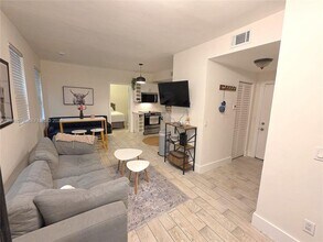 1008 Jefferson Ave in Miami Beach, FL - Foto de edificio - Building Photo