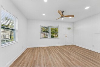 2325 Highland St S in St. Petersburg, FL - Building Photo - Building Photo