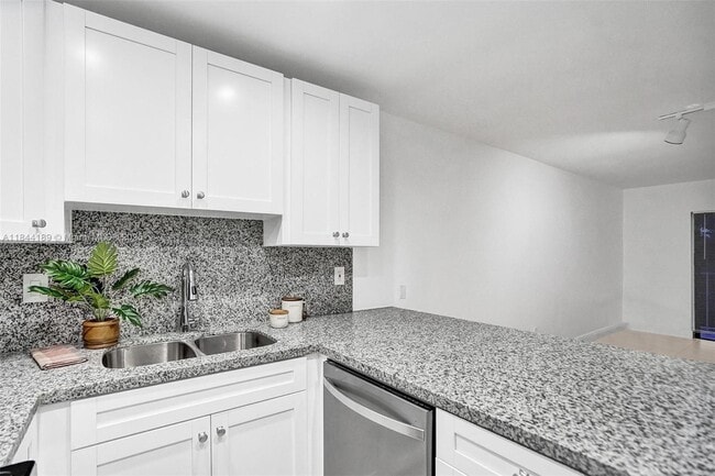 9301 SW 92nd Ave in Miami, FL - Building Photo - Building Photo