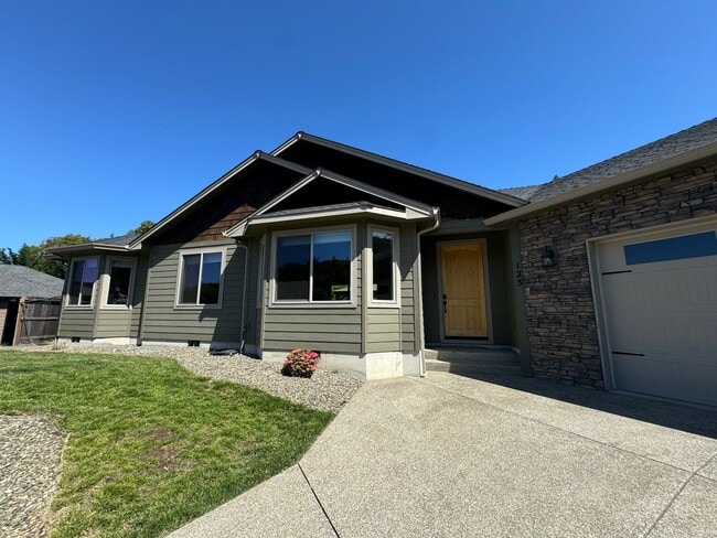 123 Uriah Ct in Winchester, OR - Building Photo - Building Photo