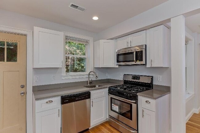 723 Parker St, Unit T