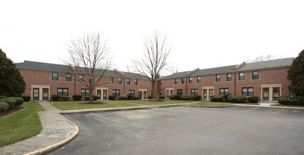 Grandview Commons Apartments in Columbus, OH - Building Photo - Building Photo