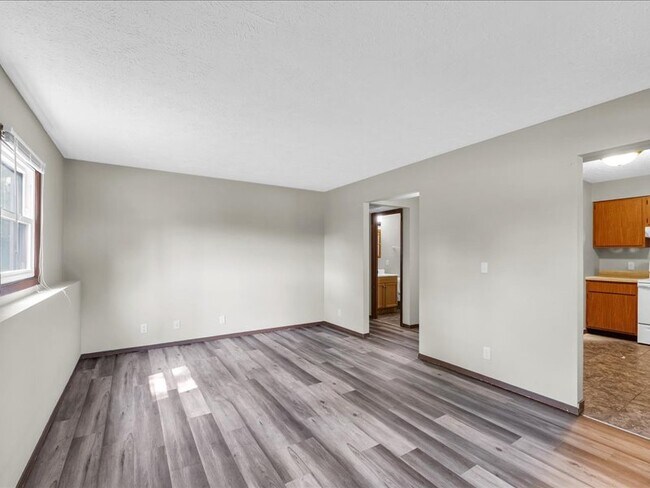 112 W Raab Rd, Unit A in Normal, IL - Building Photo - Building Photo