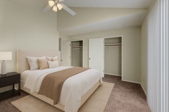 Las Colinas in Midland, TX - Building Photo - Building Photo