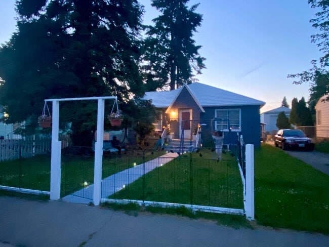 property at 3206 W Garland Ave