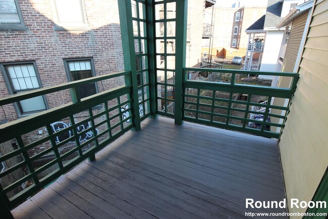 16 Long Ave in Boston, MA - Building Photo - Building Photo