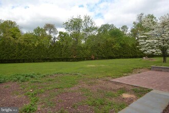 1436 E Lamplighter Ln in North Wales, PA - Building Photo - Building Photo