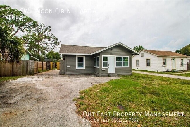 226 SW Lincoln Cir N in St. Petersburg, FL - Building Photo - Building Photo