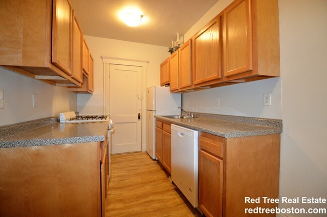 235 Park Dr, Unit 11 in Boston, MA - Building Photo - Building Photo