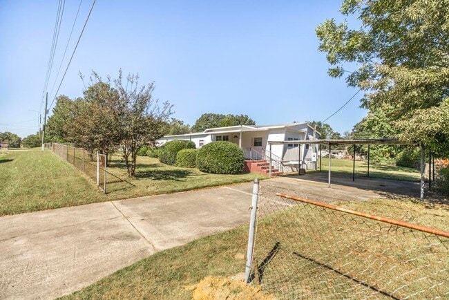 920 Collins Ave in Warner Robins, GA - Building Photo - Building Photo