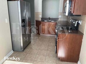 10108 Perthshire Cir in Land O Lakes, FL - Foto de edificio - Building Photo