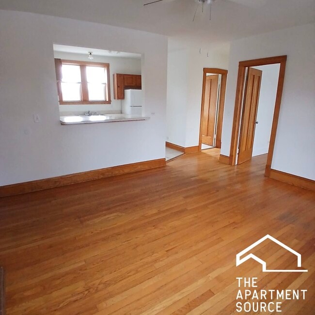 5401 W Dakin St, Unit 2W in Chicago, IL - Building Photo - Building Photo