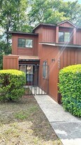 5855 SW 8th Pl in Gainesville, FL - Building Photo