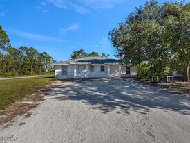 801 Meadow Rd in Lehigh Acres, FL - Building Photo