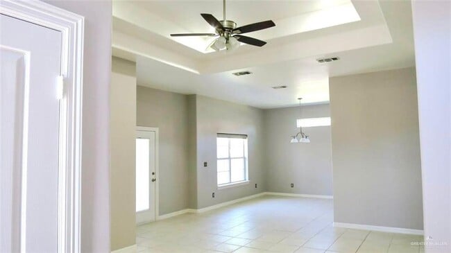 8 Datepalm Ave in McAllen, TX - Building Photo - Building Photo