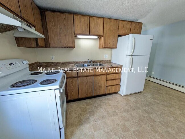 15 Elm St in Bangor, ME - Building Photo - Building Photo