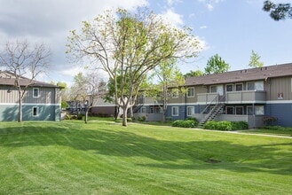 Briarwood at Central Park in Fremont, CA - Foto de edificio - Building Photo