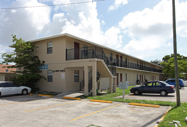 Pompano Terrace I & II in Pompano Beach, FL - Building Photo - Building Photo