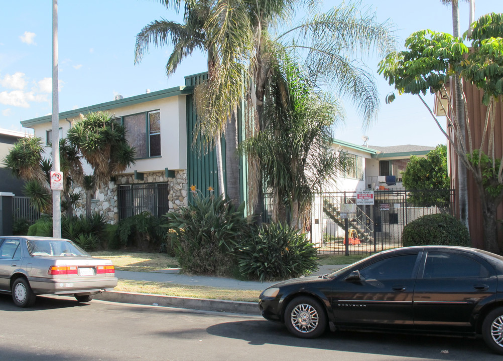 4017 Palmyra Rd in Los Angeles, CA - Building Photo