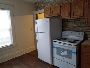 429 Lake St in Kent, OH - Building Photo - Building Photo