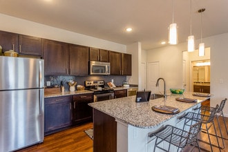 Parkside Place in Spring, TX - Foto de edificio - Building Photo