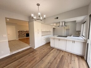 5373 Cumberland Dr in Cypress, CA - Building Photo - Building Photo