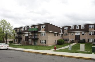 Parkside Apartments in Perth Amboy, NJ - Building Photo - Building Photo