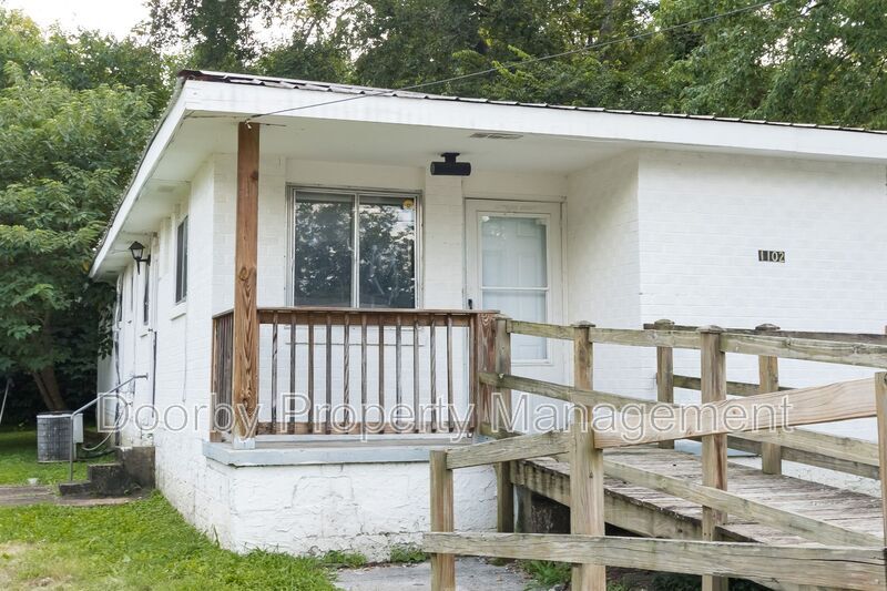 1102 N Hawthorne St in Chattanooga, TN - Building Photo