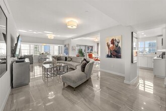 16 Island Ave in Miami Beach, FL - Building Photo - Building Photo