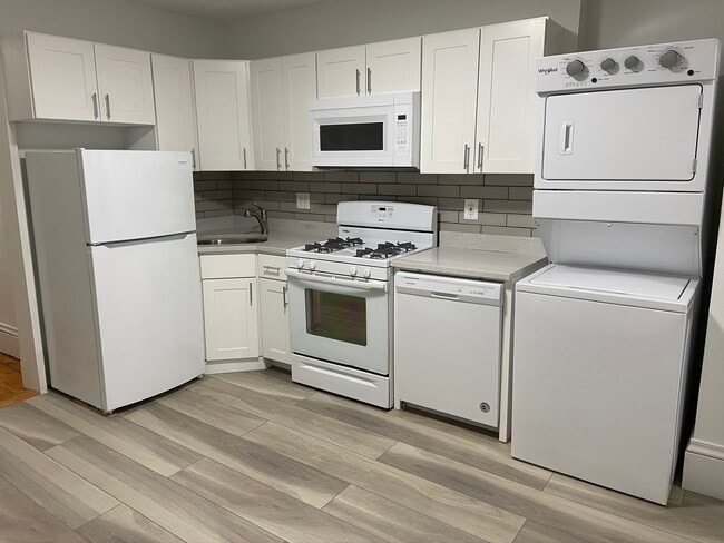 268 Windsor St, Unit 3B