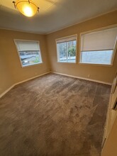 129 Redwood Hwy, Unit Apt 2 in Grants Pass, OR - Building Photo - Building Photo