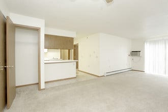 Fox Valley Meadows Apartments in Menasha, WI - Building Photo - Interior Photo