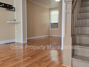 323 Cross St in Philadelphia, PA - Building Photo - Building Photo