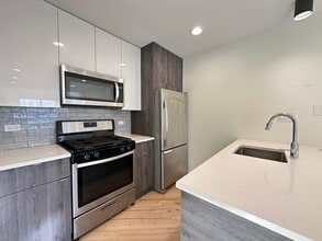 949 W Grace St in Chicago, IL - Building Photo - Building Photo