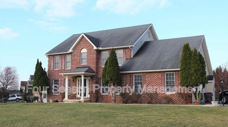 13502 Sovereign Terrace in Hagerstown, MD - Building Photo