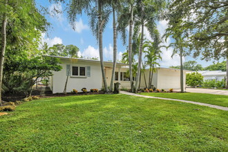 650 NE 8th Ave in Boynton Beach, FL - Building Photo - Building Photo