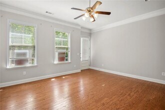 2667 Almshouse Ln in Atlanta, GA - Foto de edificio - Building Photo
