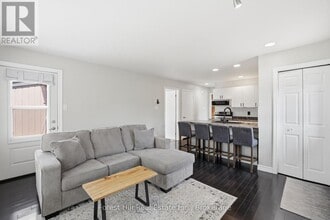 23 Dawson Dr in Collingwood, ON - Building Photo - Building Photo