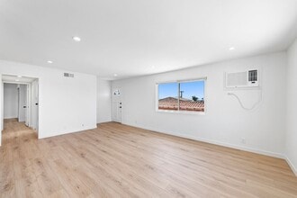 223 Avenida Victoria in San Clemente, CA - Building Photo - Building Photo