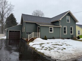8 Park Ave in Homer, NY - Building Photo