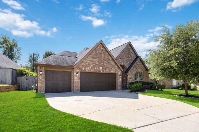 property at 115 Pine Crest Cir